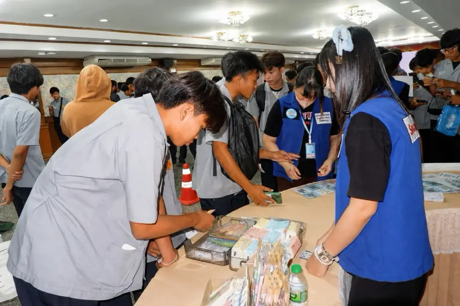 smart-radio-toyota-white-road-roadshow-khon-kaen-technical-college